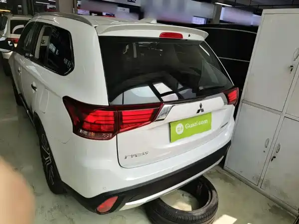 Mitsubishi Outlander 2018