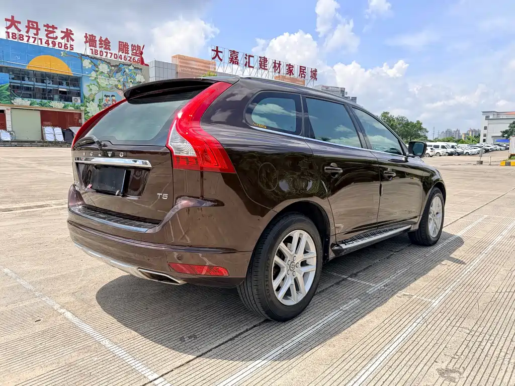 Volvo XC60 2017 — фото 14