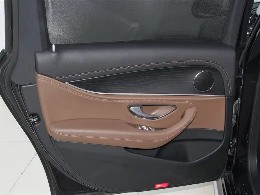 Mercedes-Benz E-Class 2023 — фото 33
