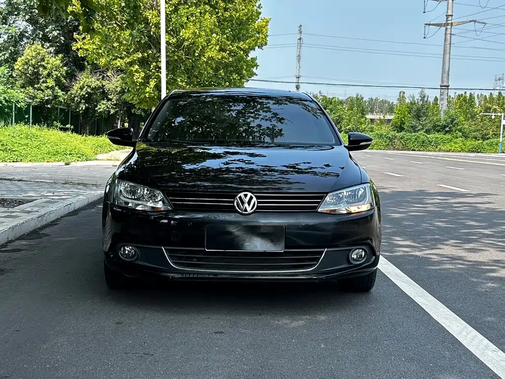 Volkswagen Sagitar 2015