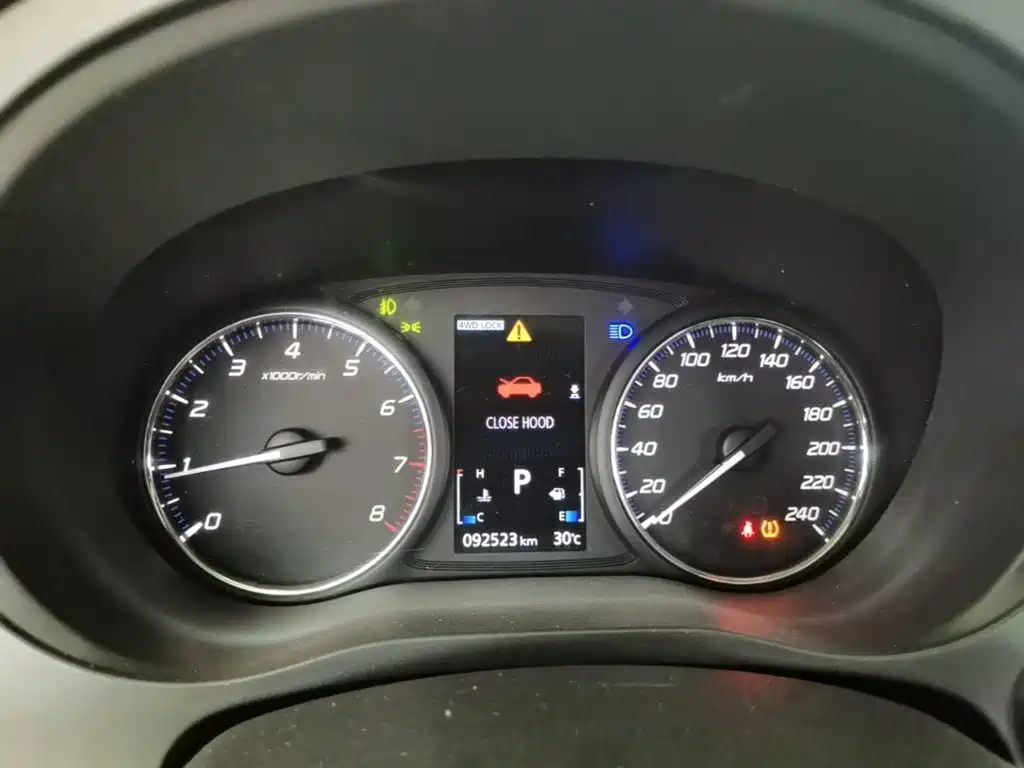 Mitsubishi Outlander 2018 — фото 12