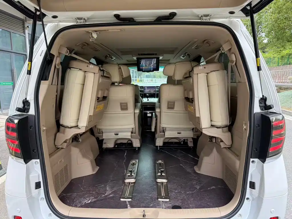 Toyota Alphard 2015 — фото 7