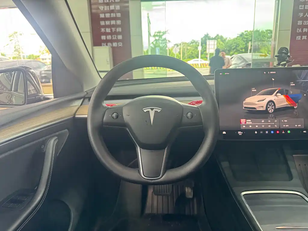 Tesla Model Y 2023 — фото 15