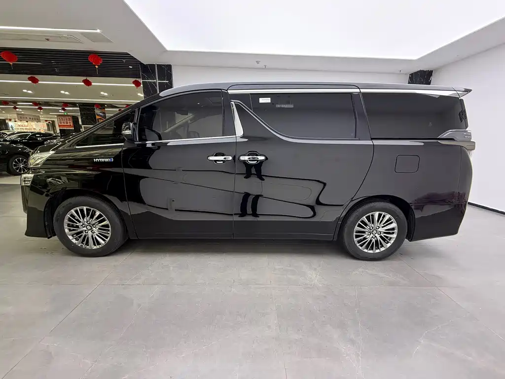 Toyota Vellfire 2023 — фото 5