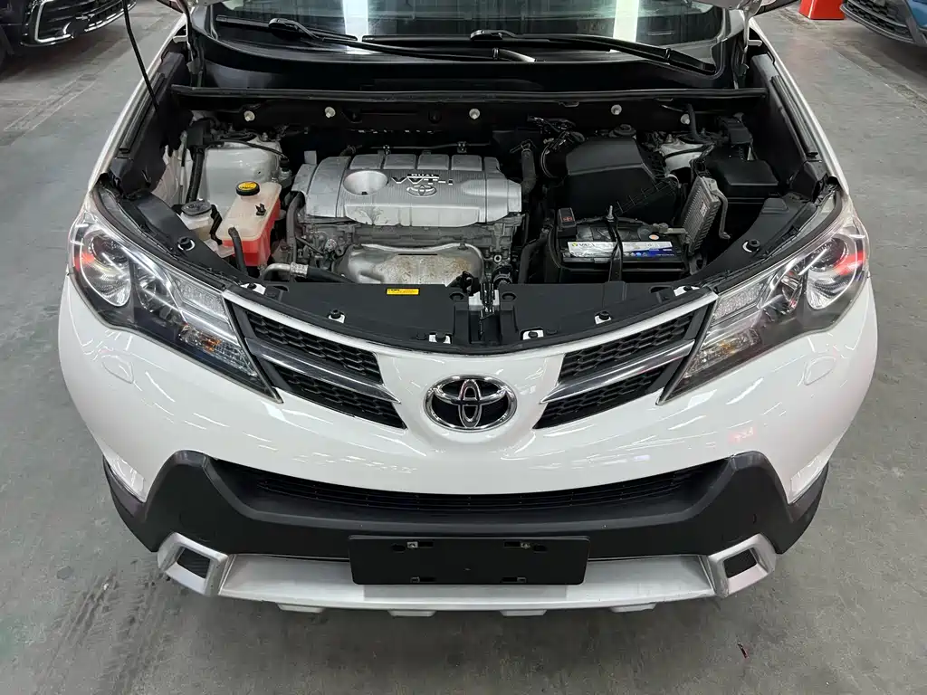 Toyota RAV4 2014 — фото 18