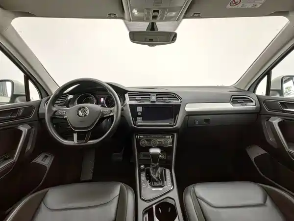 Volkswagen Tiguan L Plug-In Hybrid 2020