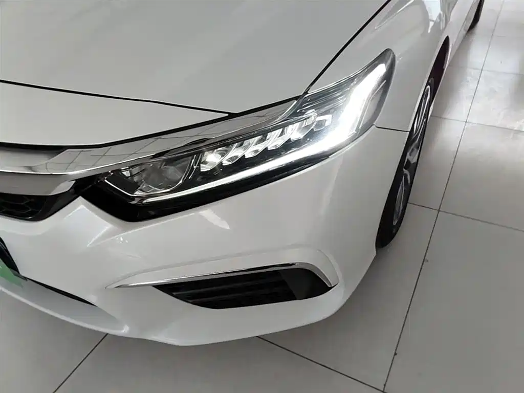 Honda Inspire 2021 — фото 24