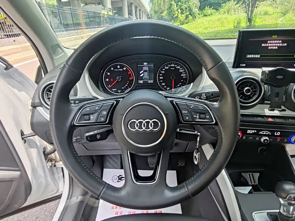 Audi Q2L 2018 — фото 9