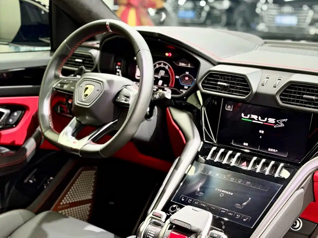 Lamborghini Urus 2024 — фото 10