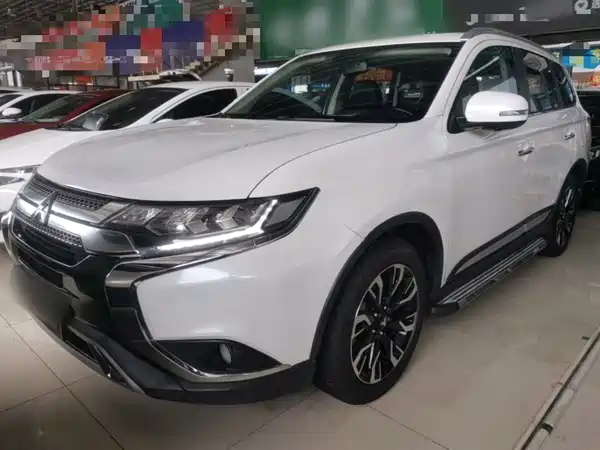 Mitsubishi Outlander 2020