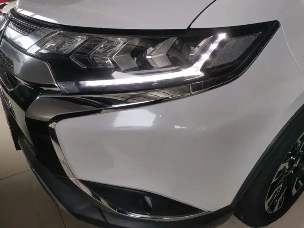 Mitsubishi Outlander 2020 — фото 24