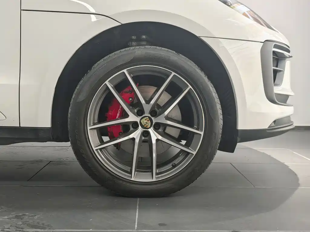 Porsche Macan 2023 — фото 11