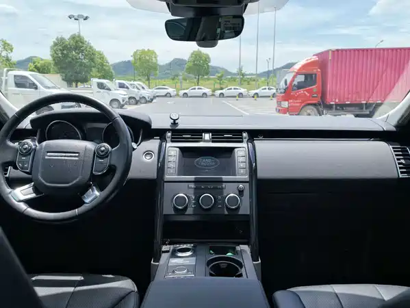Land Rover Discovery 2018