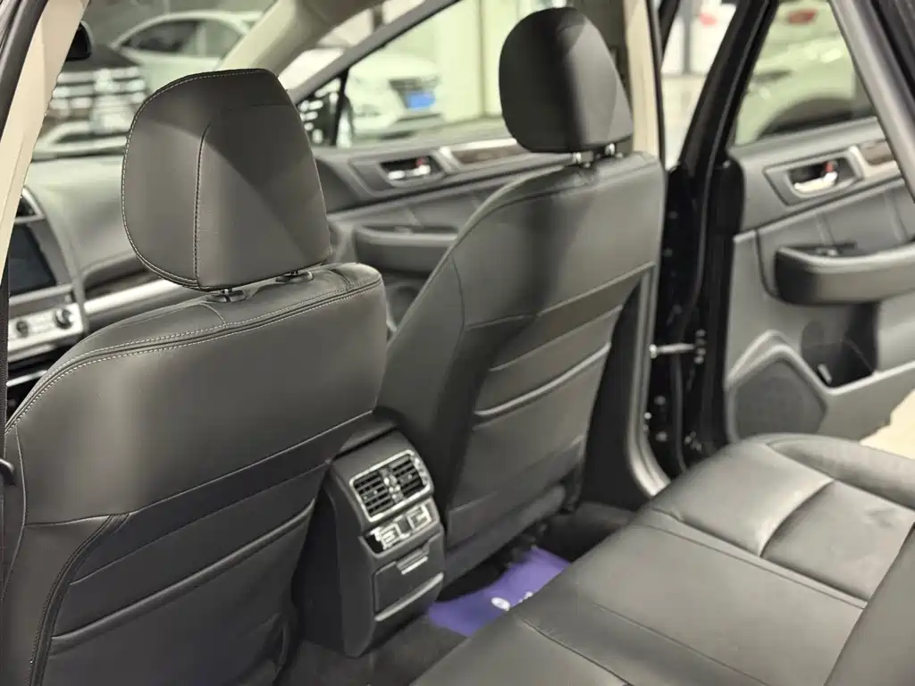 Subaru Outback 2017 — фото 8