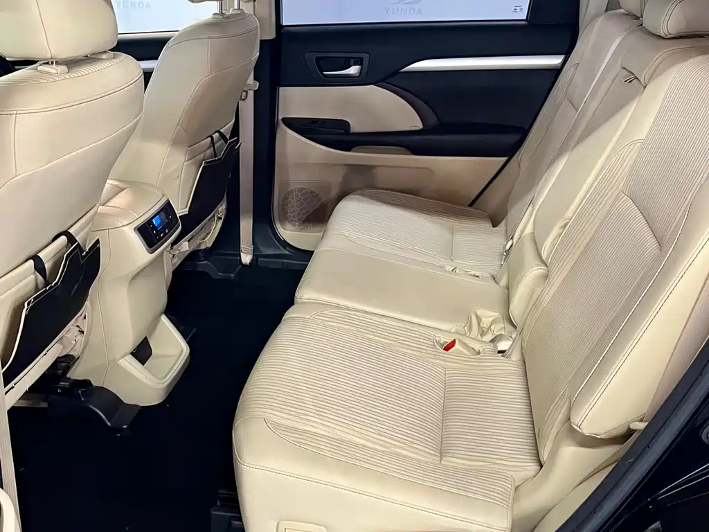 Toyota Highlander 2018 — фото 12
