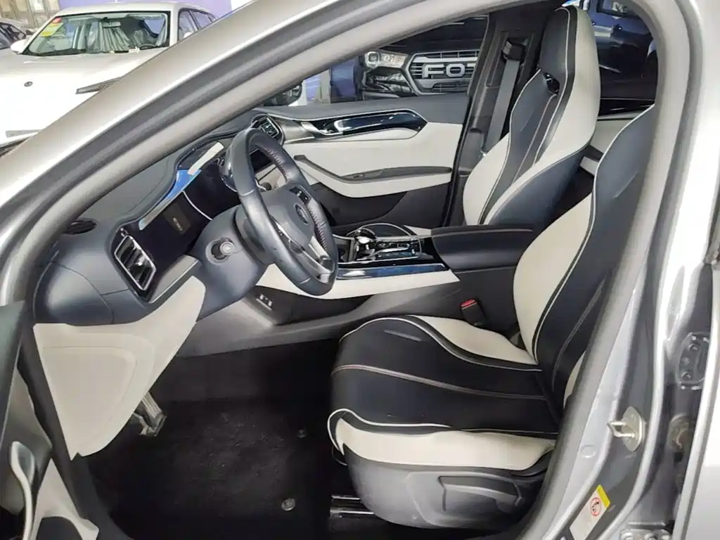BYD Qin PLUS 2022 — фото 15