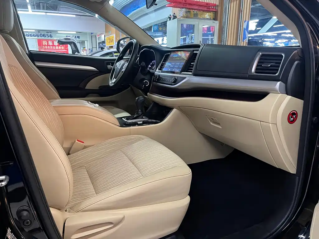 Toyota Highlander 2018 — фото 15