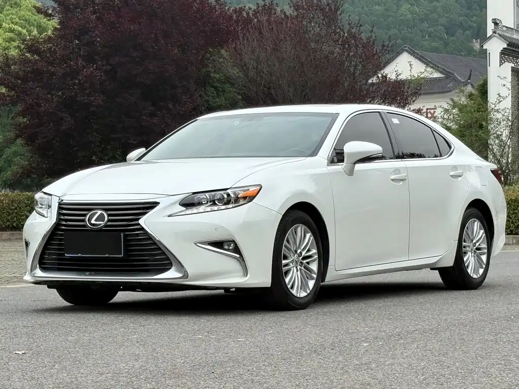 Lexus ES 2017