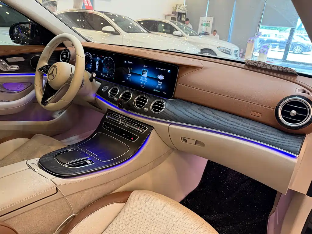 Mercedes-Benz E-Class 2022 — фото 17