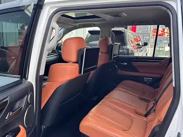 Lexus LX 2017