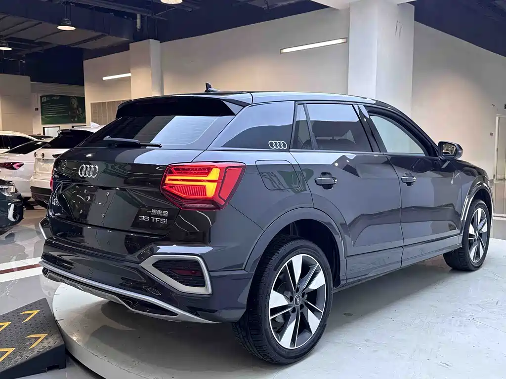 Audi Q2L 2022 — фото 7