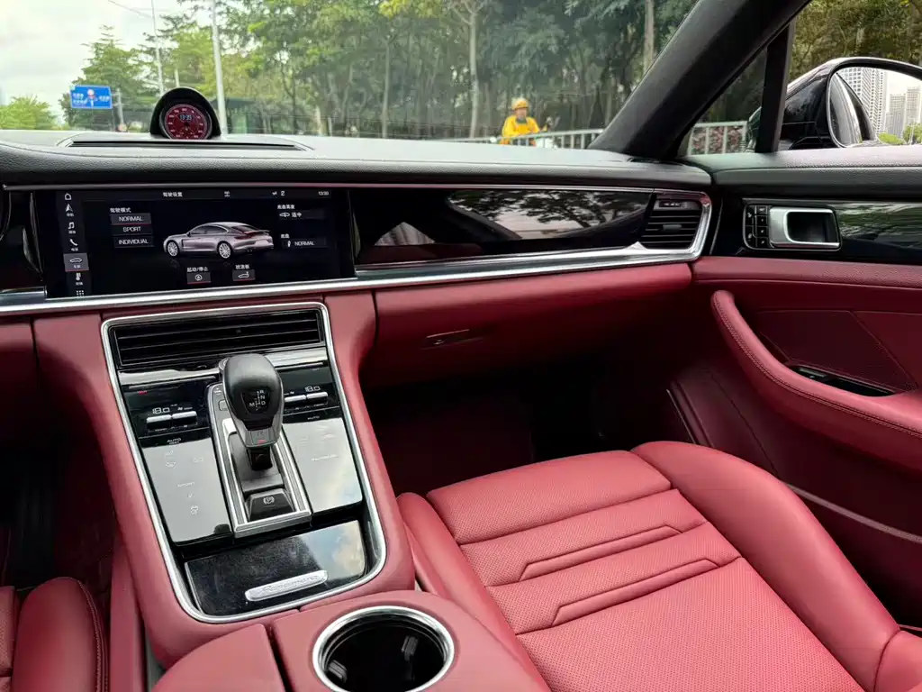 Porsche Panamera 2018 — фото 9