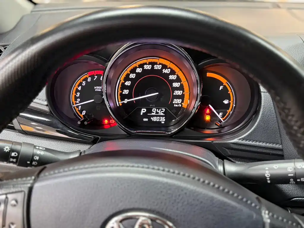 Toyota Yaris L 2022 — фото 9