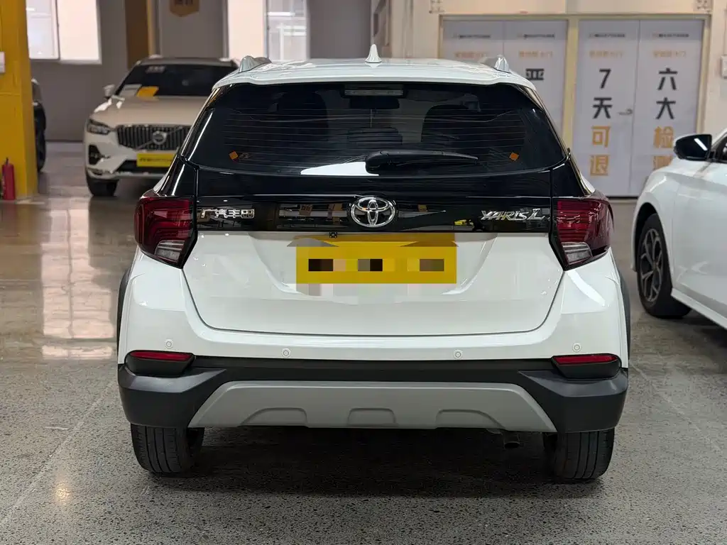 Toyota Yaris L 2022