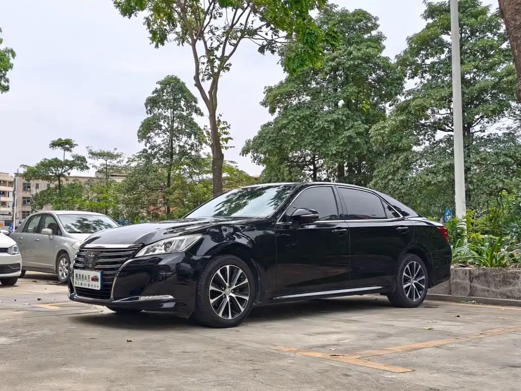 Toyota Crown 2019 — фото 1