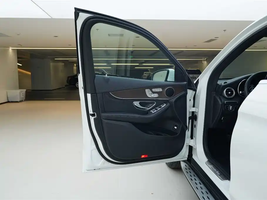 Mercedes-Benz GLC 2020 — фото 14
