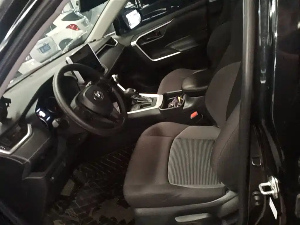 Toyota Wildlander 2021 — фото 15