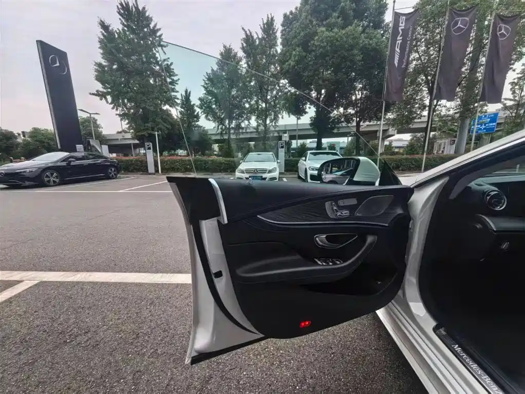 Mercedes-Benz CLS 2021 — фото 20