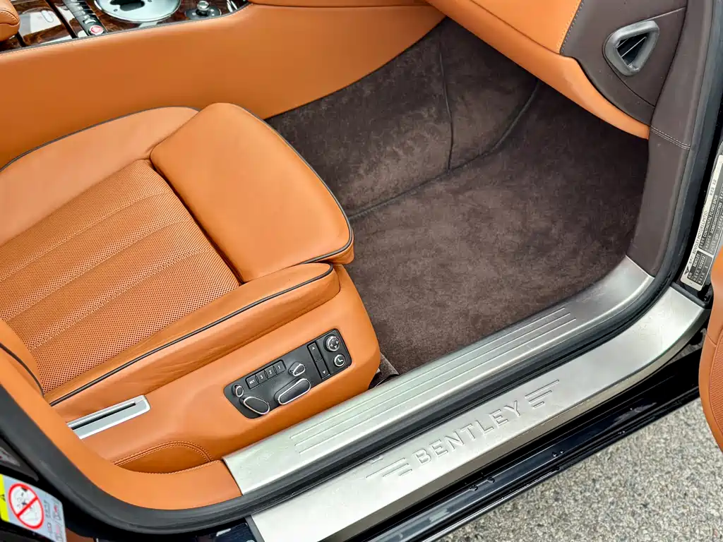 Bentley Flying Spur 2012 — фото 51