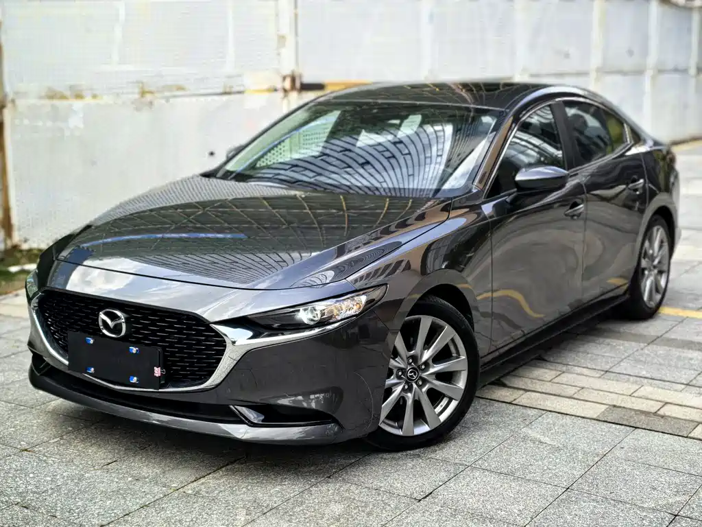 Mazda 3 Axela 2020 — фото 1