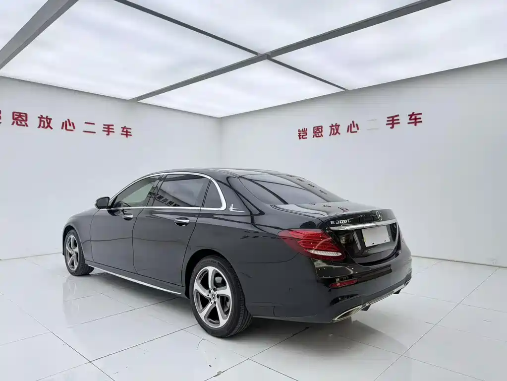 Mercedes-Benz E-Class 2019 — фото 14