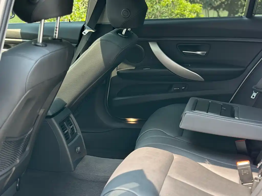 BMW 3 Series 2015 — фото 17