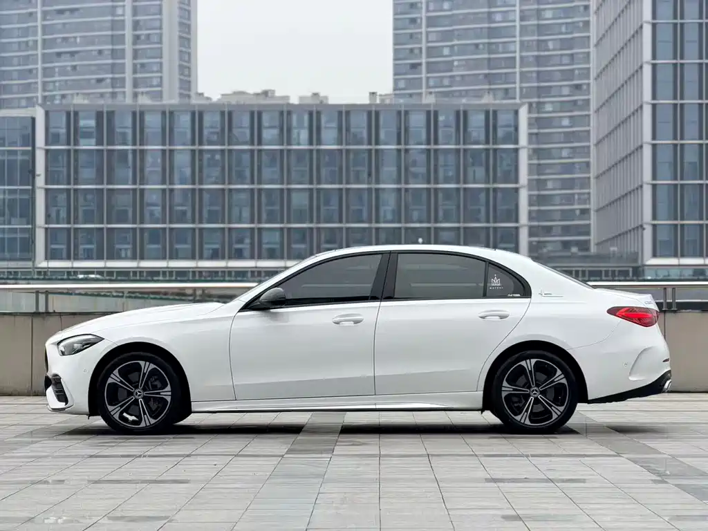 Mercedes-Benz C-Class 2022 — фото 4