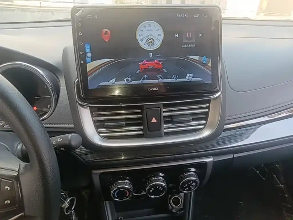 Toyota Yaris L 2021 — фото 13