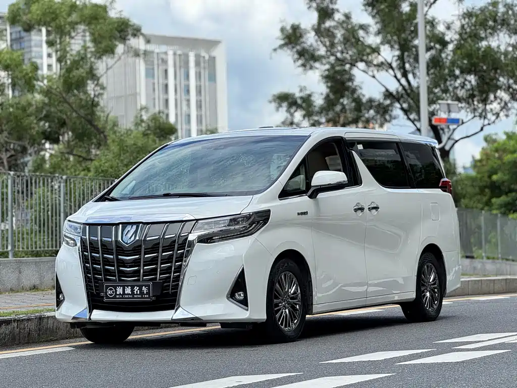 Toyota Alphard 2020 — фото 1
