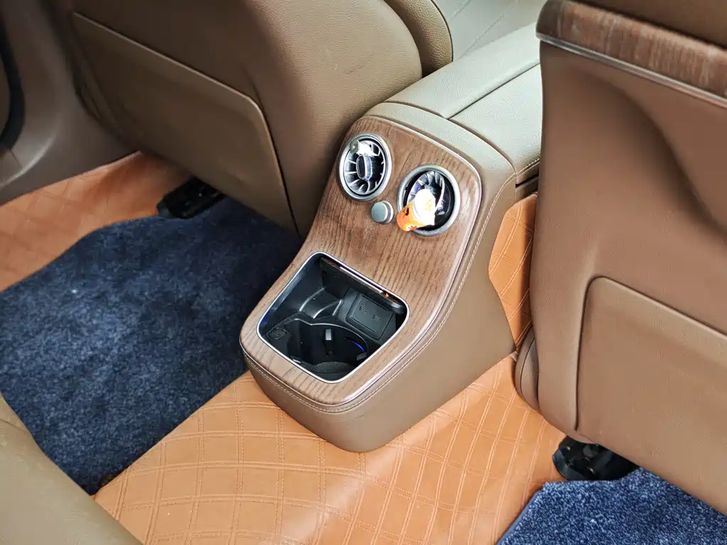 Mercedes-Benz E-Class New Energy 2021 — фото 12