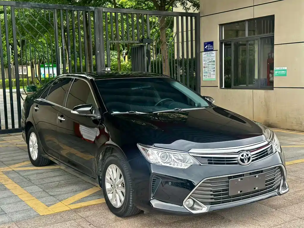 Toyota Camry 2016 — фото 3