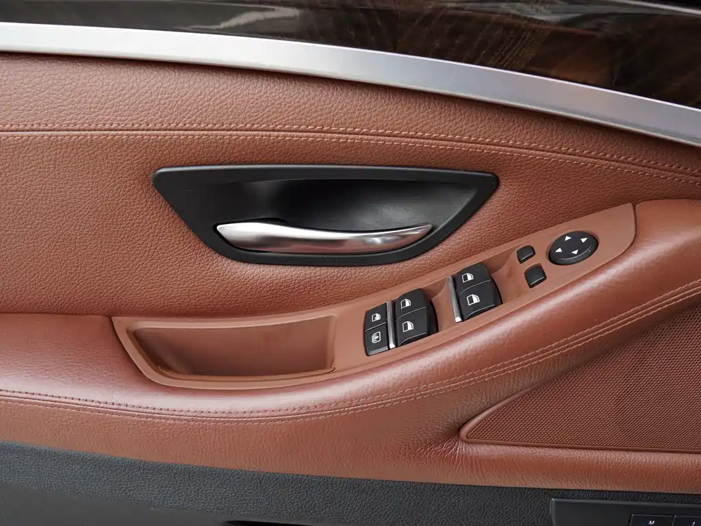 BMW 5 Series 2013 — фото 23