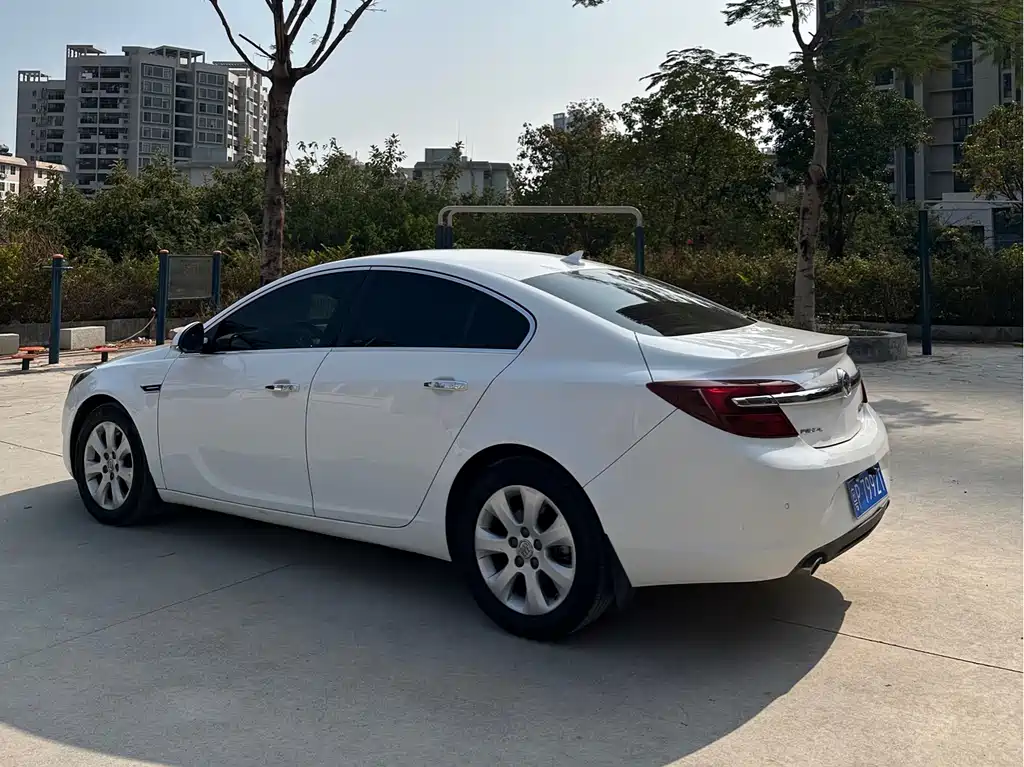 Buick Regal 2015 — фото 9