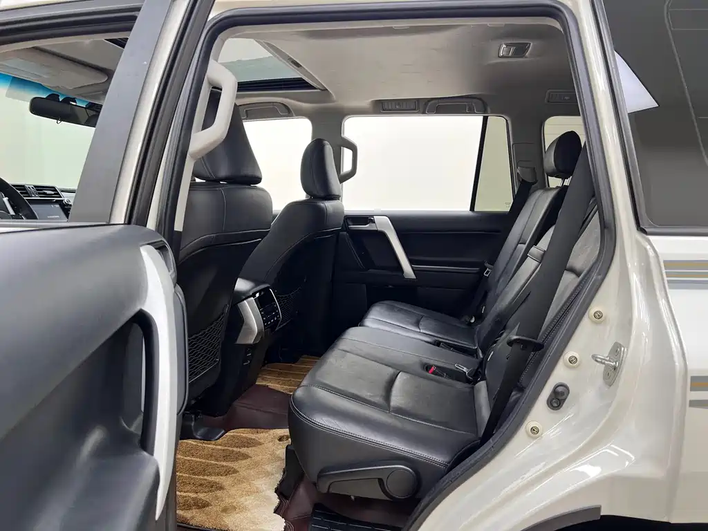 Toyota Prado 2020 — фото 17