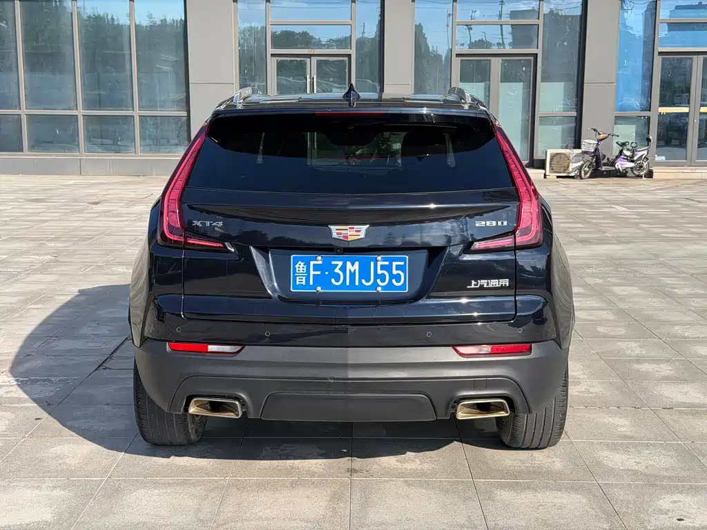 Cadillac XT4 2021 — фото 5