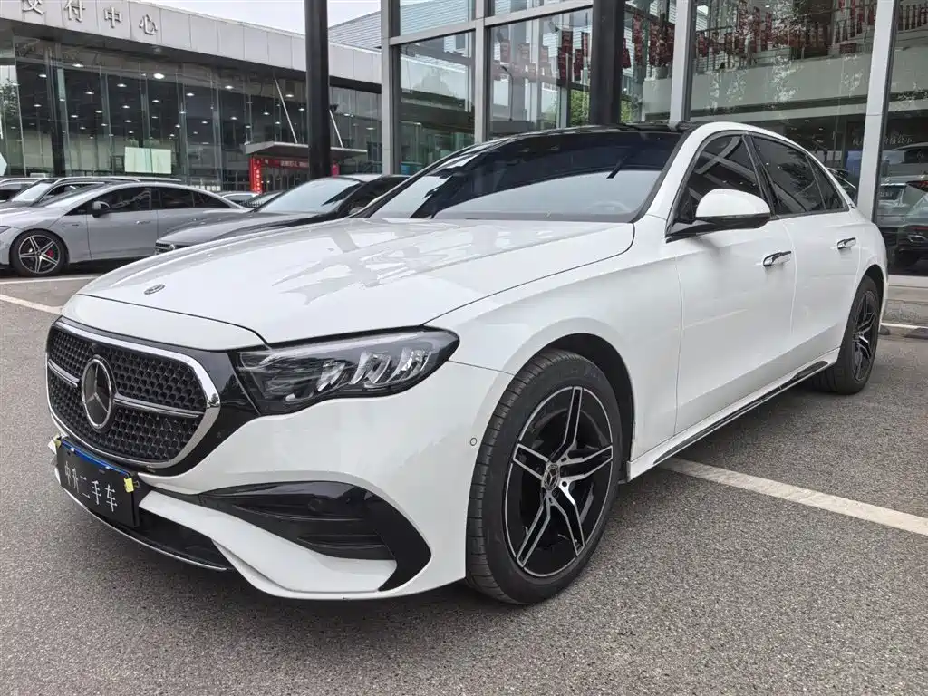 Mercedes-Benz E-Class 2024 — фото 3