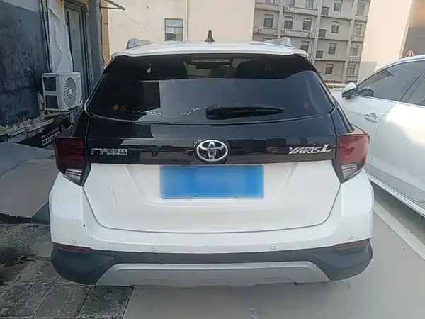 Toyota Yaris L 2021