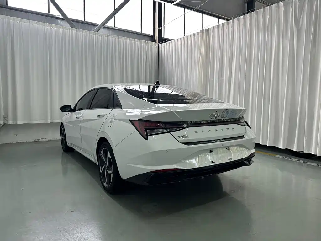 Hyundai Elantra 2023