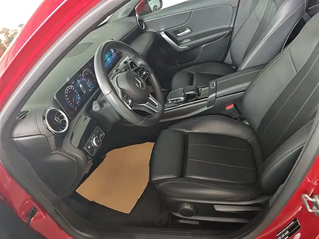 Mercedes-Benz A-Class 2020 — фото 15