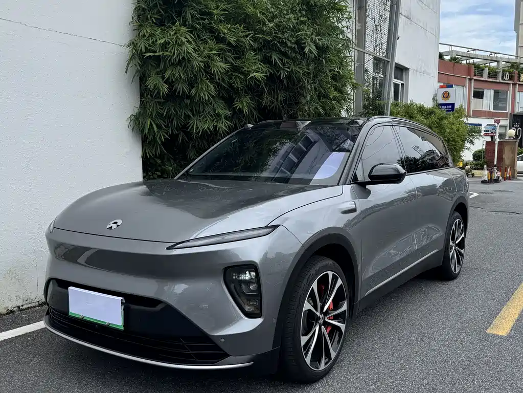 NIO ES8 2024